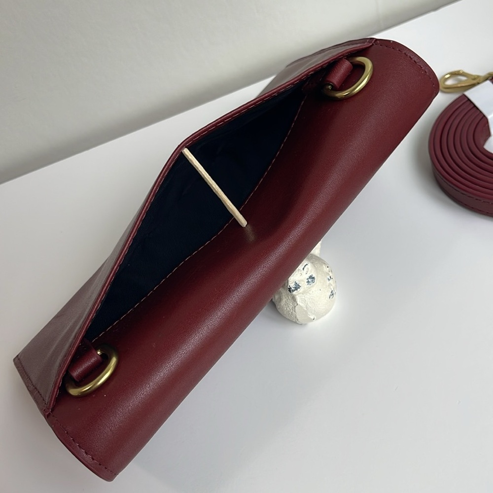 J.W. HULME Genuine Leather Turnlock Wallet Crossbody Bag - Picture 9 of 16